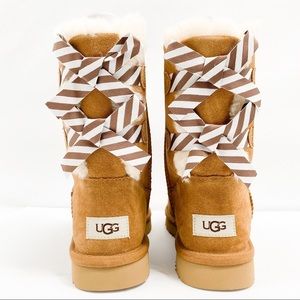 UGG BAILEY BOW DIAGONAL STRIPES CHESTNUT BOOTS 🔥